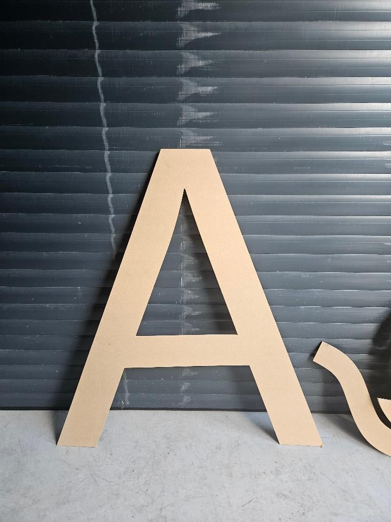 A vendre lot de 47 lettres chiffres et symboles en mdf 8mm, Contacts & Messages, Événements