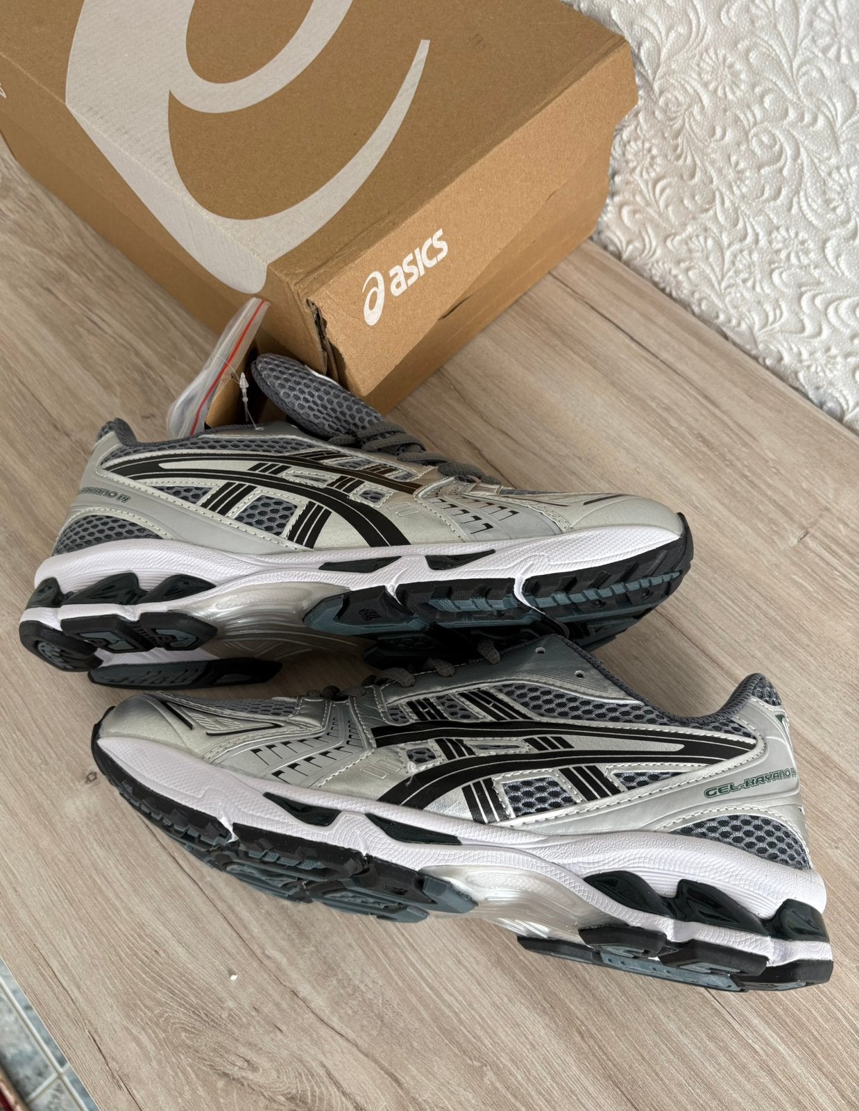 Asics Gel Kayano 14 Gris Taille 44, Ophalen, Blauw, Nieuw, Sneakers