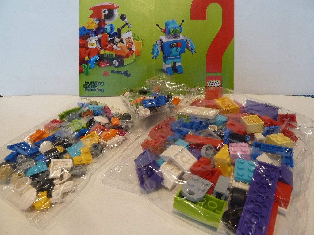 Lego Classic Building Bigger Thinking 10402 Fun Future, Inclusief instructies, Lego, Nieuw, Ophalen of Verzenden
