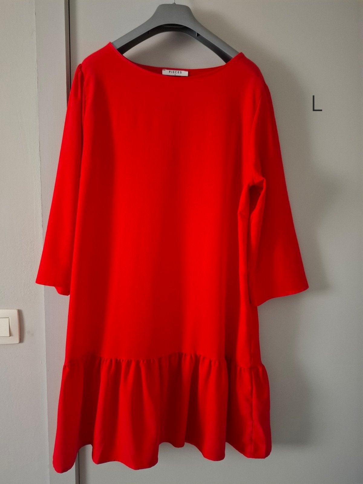 Rood kleedje, Enlèvement ou Envoi, Rouge
