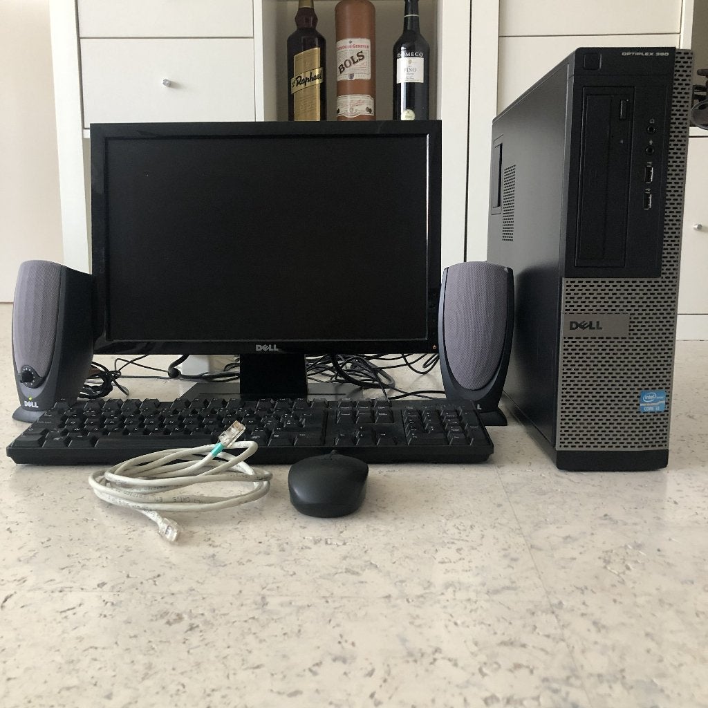 Dell PC 4GB RAM, SSD,monitor,boxen,muis,toetsenbord, Computers en Software, Ophalen, Gebruikt, 2 tot 3 Ghz, Met monitor