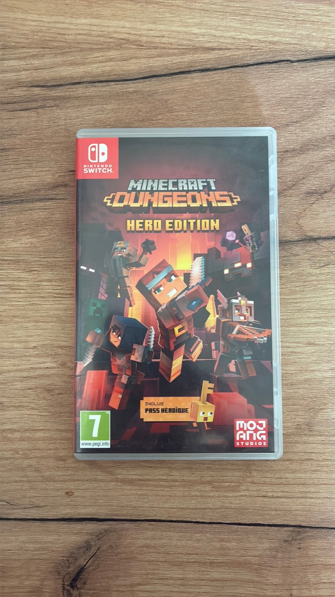 Minecraft Dungeons Hero Edition, Ophalen, Online, Vechten, Zo goed als nieuw