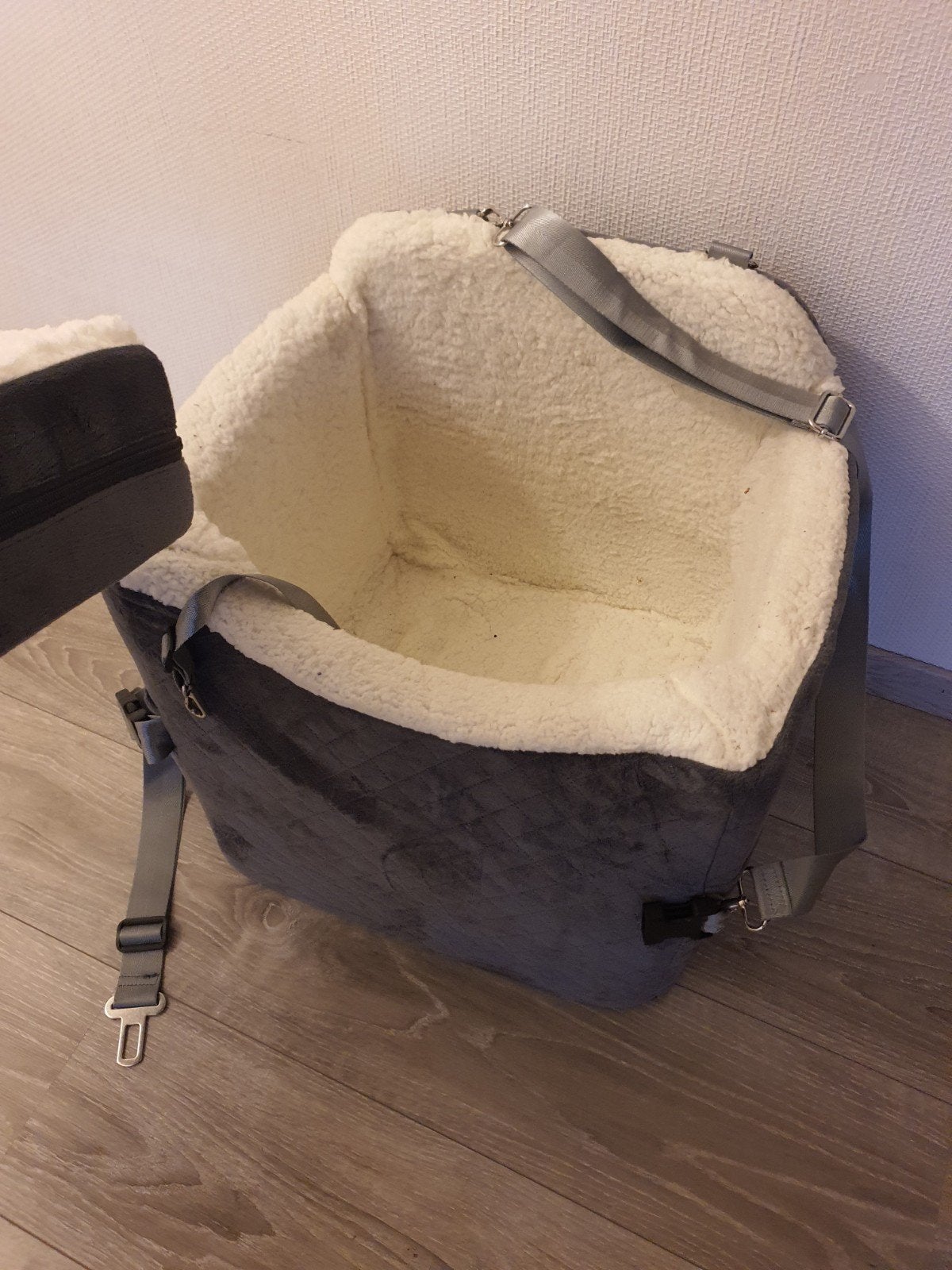 Hondenmand auto, Ophalen