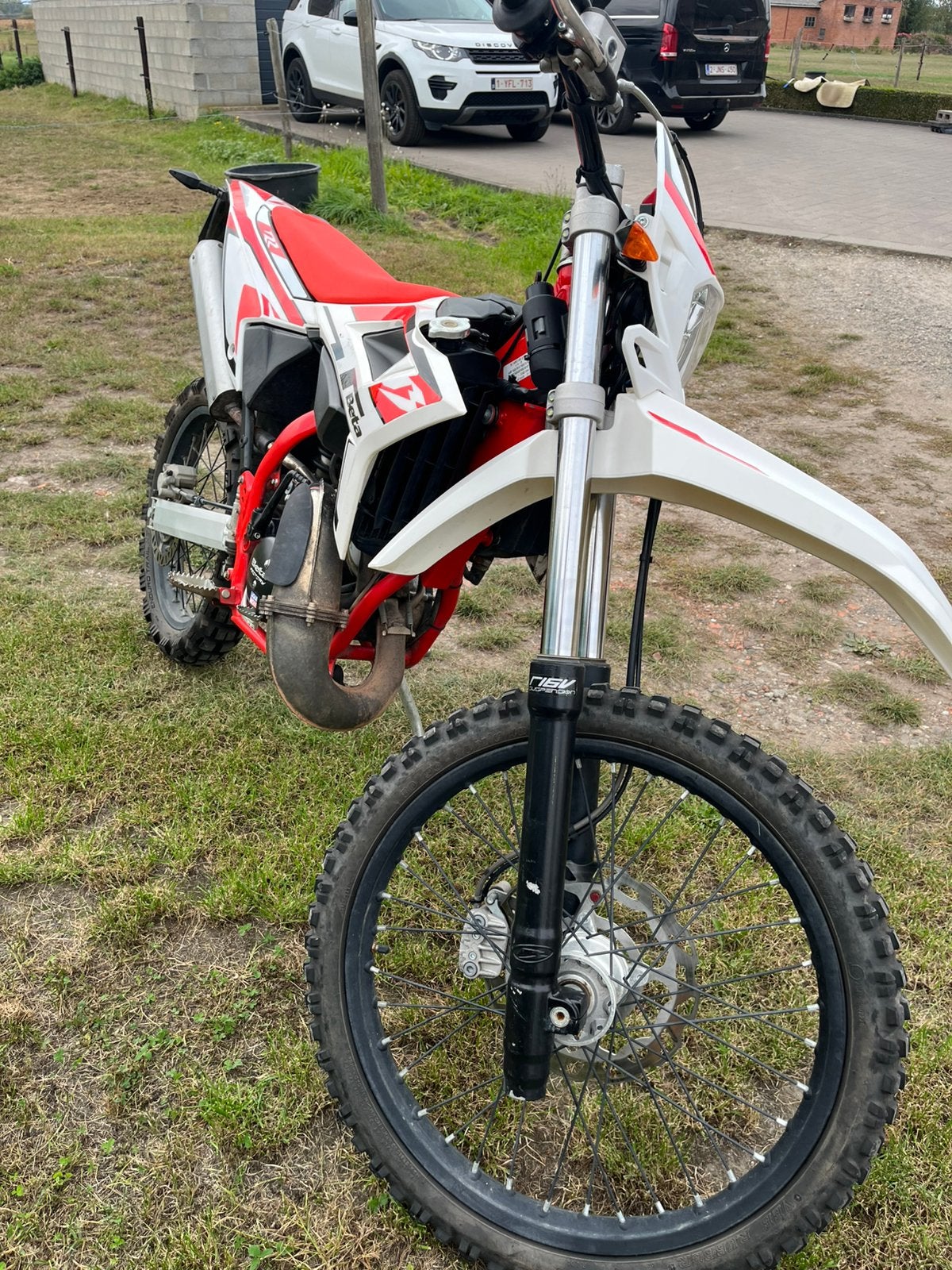 Beta rr50 enduro, Fietsen en Brommers, Ophalen, Zo goed als nieuw