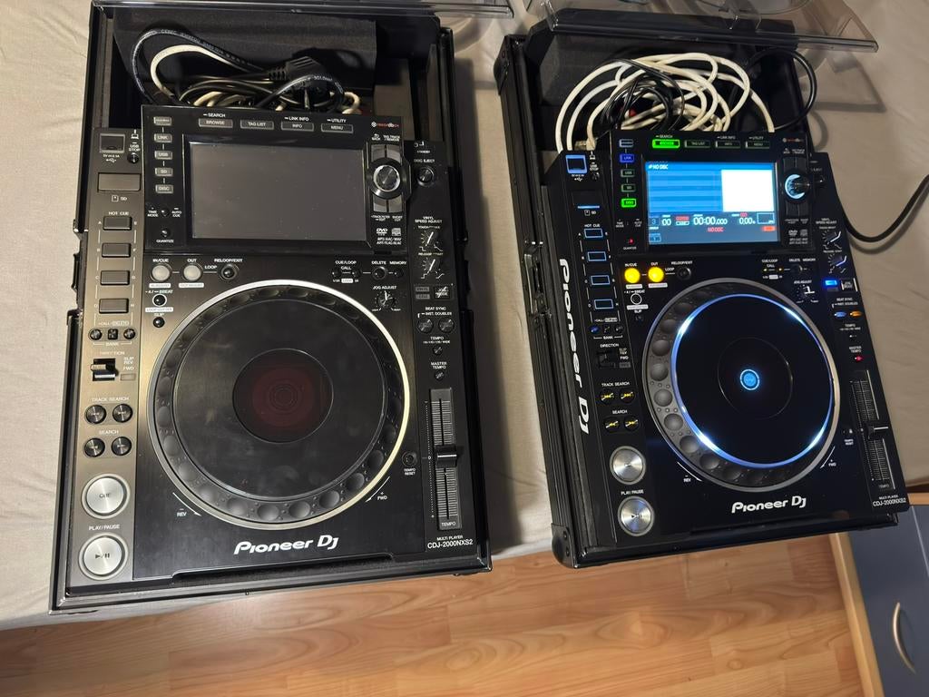 Set 2x CDJ 2000 nexus 2 met decksavers en flightcases, Muziek en Instrumenten, Ophalen, Zo goed als nieuw, Dj-set, Pioneer