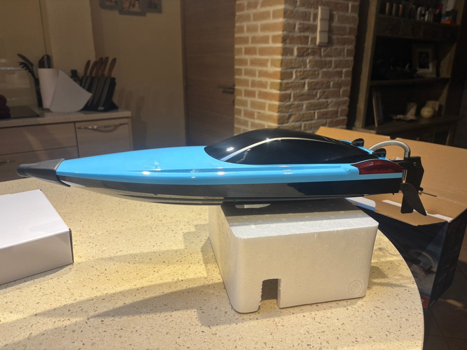 Bateau rc UDI, brushless, Enlèvement, Comme neuf