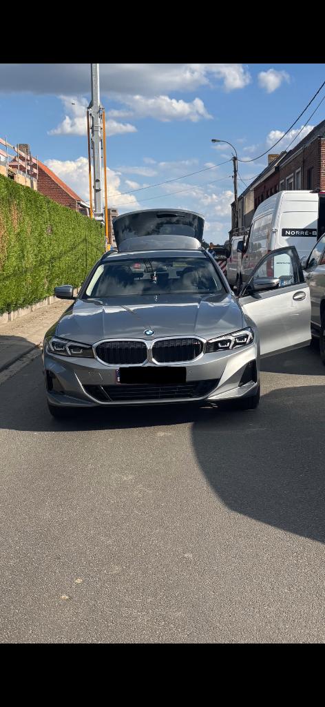 Bmw 318i afneembare trekhaak, Auto's, BMW, Automaat, Achterwielaandrijving, Zwart, 5 deurs