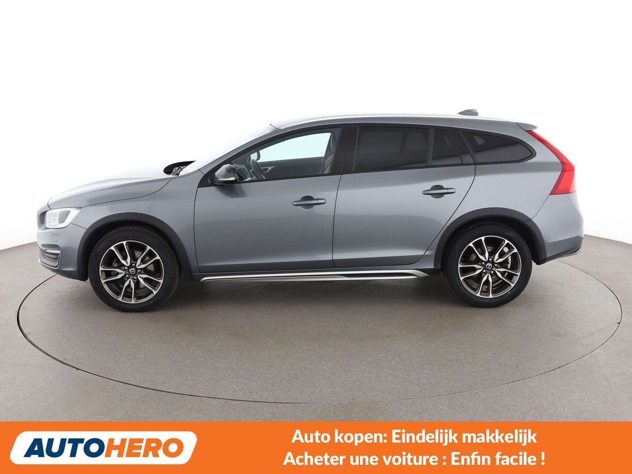 Volvo V60 Cross Country 2.4 D4 Summum AWD (bj 2015), Auto's, Automaat, Gebruikt, 149 g/km, Leder