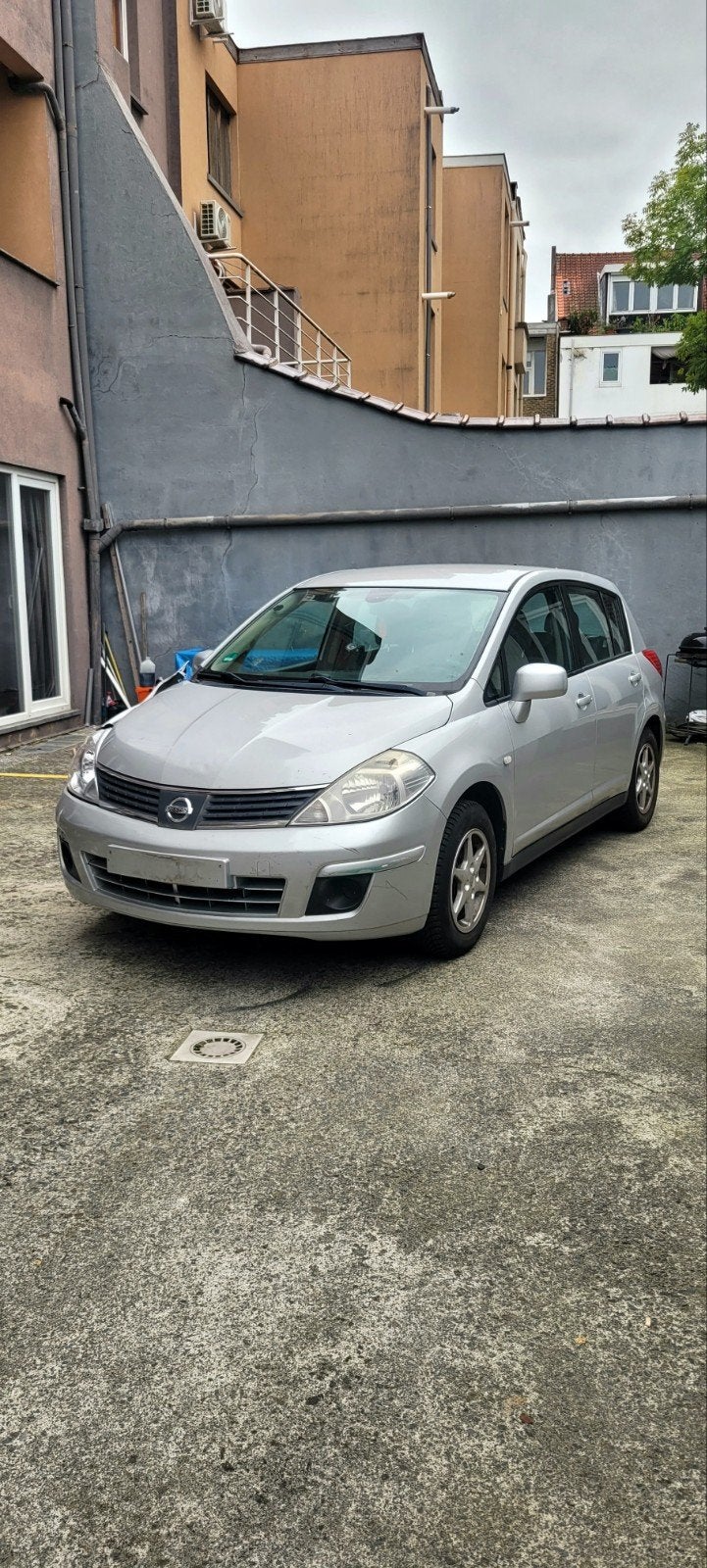 nissan Tiida 1.6 Essence 180.000 km Sans contrôle !, Auto's, Overige modellen, 5 deurs, Particulier, Euro 4