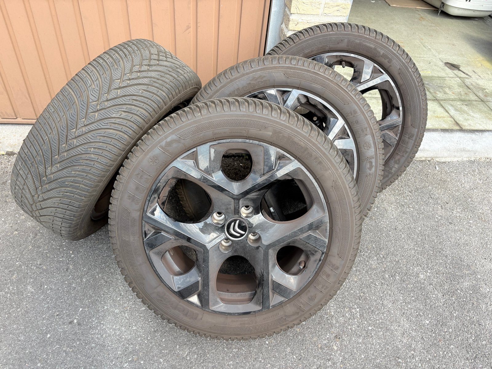 Citroen/Peugeot 17 4x108 d'origine avec pneus d'hiver, Pneus hiver, Enlèvement, Pneu(s), 17 pouces