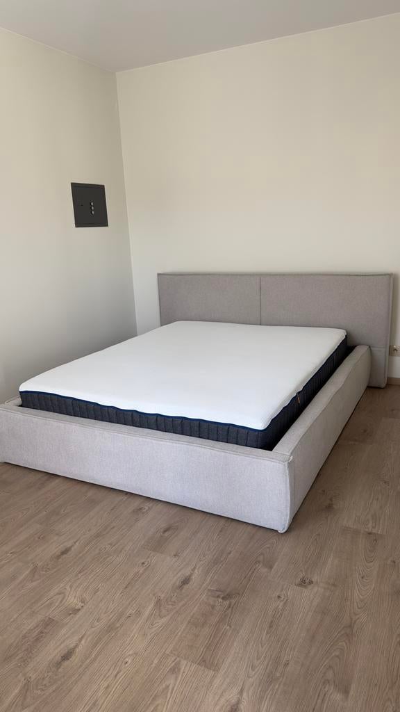 Lit neuf encore emballé 160x200, Neuf, Tissu, Beige, Enlèvement