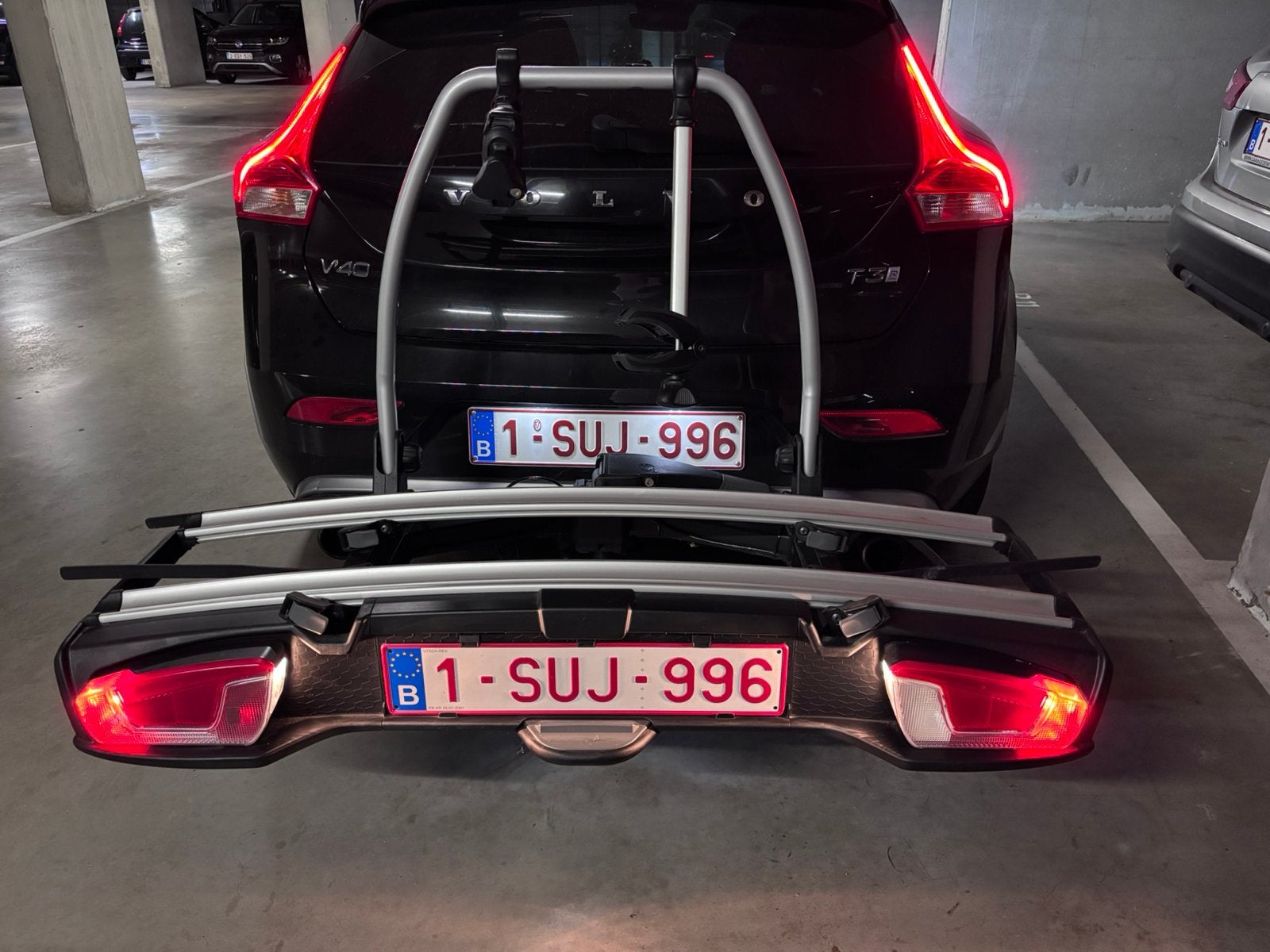 Fietsdrager Thule voor twee (e-) bikes, Auto diversen, Fietsendragers, Ophalen, Zo goed als nieuw, 2 fietsen, Trekhaakdrager