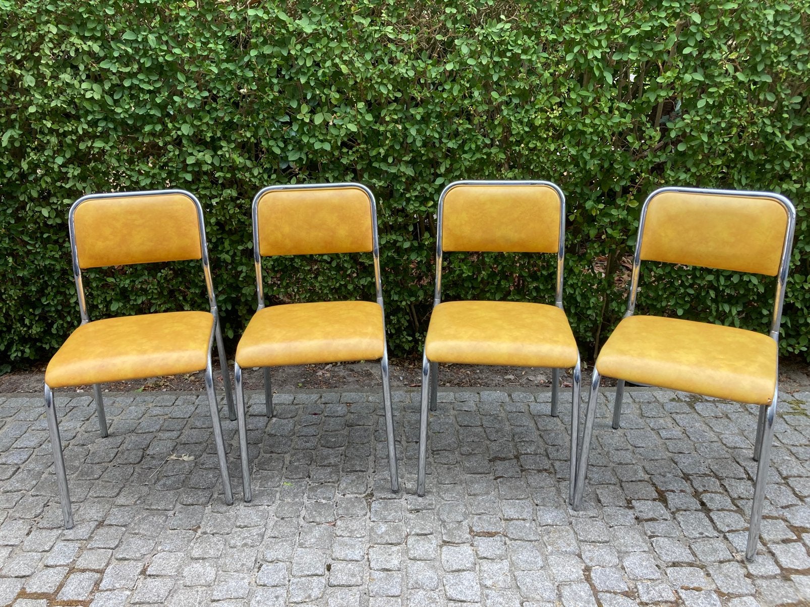 4 chaises - style rétro, Enlèvement, Comme neuf