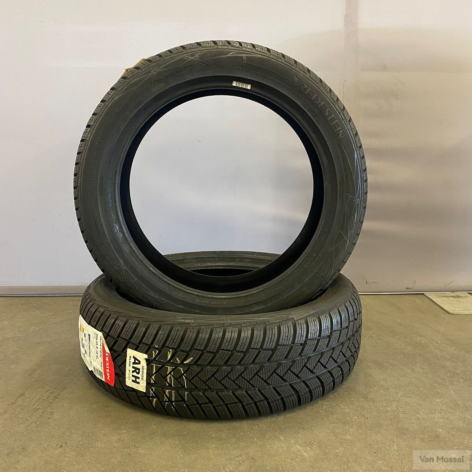 Vredestein Wintrac Pro 205/55/R19 97H, Autos : Pièces & Accessoires, Pneus hiver, Véhicule de tourisme, -, 205 mm