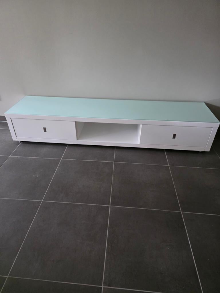 TV meubel, Ophalen