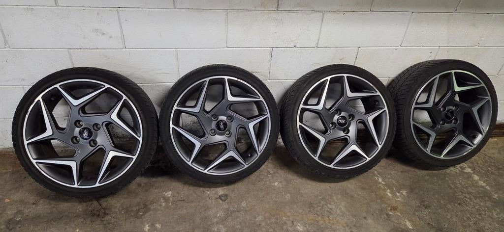 Jantes originales ford fiesta st 205 40 18, Autos : Pièces & Accessoires, Pneus & Jantes, Enlèvement, Jante(s)