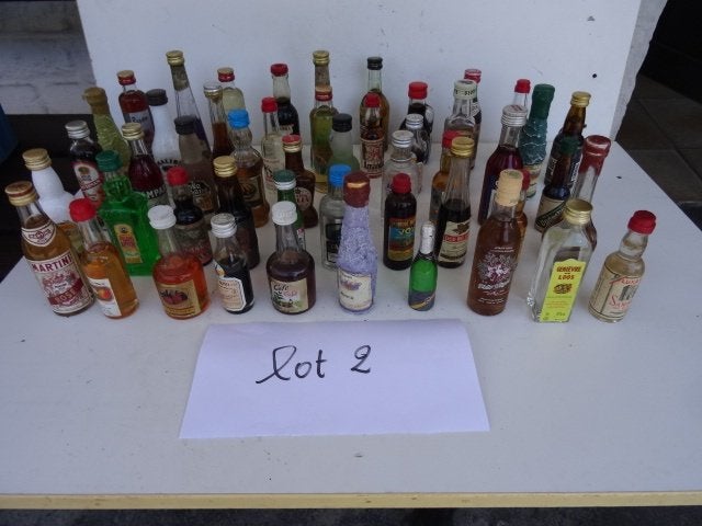 Collection 50 mignonettes alcool – lot 2 -bouteilles fermées, Enlèvement ou Envoi