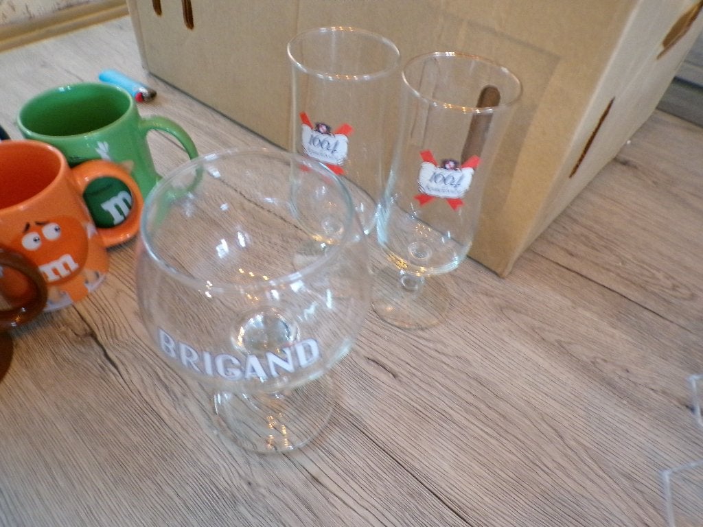bierglazen 3 stuks oude 2 van 1664 kronenbourg weg is weg, Verzamelen, Ophalen, Gebruikt, Bierglas