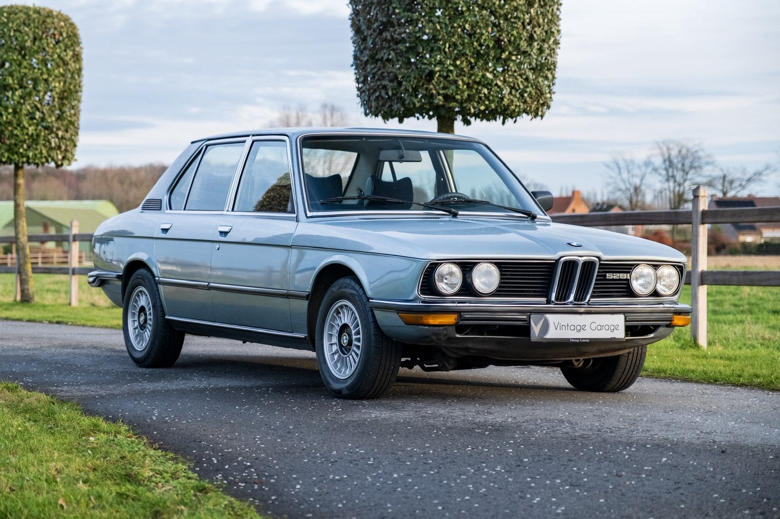 BMW 528i Manuel - 1981, 127 kW, 2788 cm³, 4 portes, Entreprise