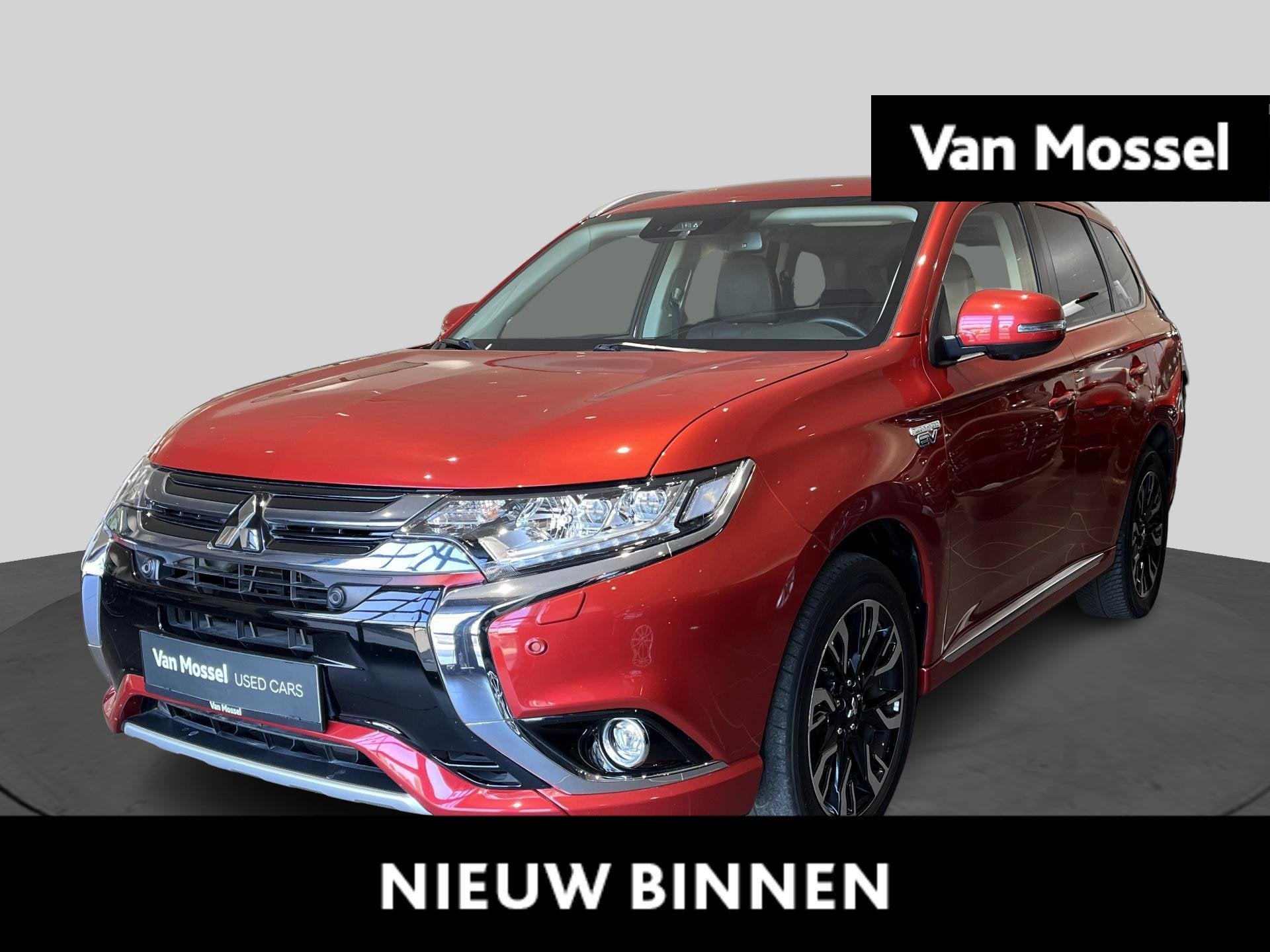 Mitsubishi Outlander 2.4 PHEV 4WD Instyle SDA AT, Autos, Rouge, Outlander, Entreprise, Carnet d'entretien
