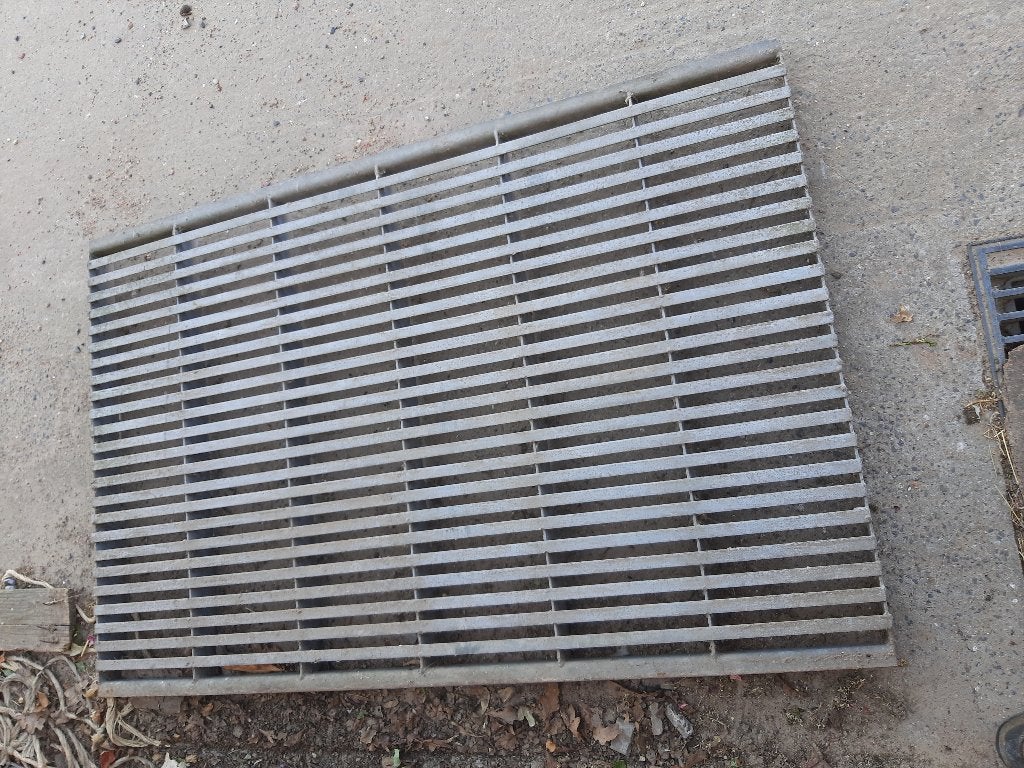 Metalen gegalvanizeerd rooster nieuw, Doe-het-zelf en Bouw, IJzerwaren en Bevestigingsmiddelen, Ophalen, Nieuw, 250 mm of meer
