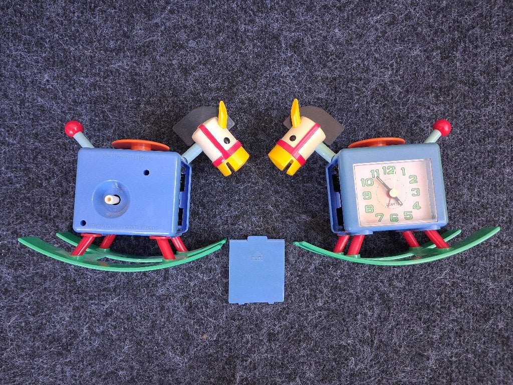 Vintage rocking pony alarm clock, Ophalen of Verzenden, Zo goed als nieuw, Analoog