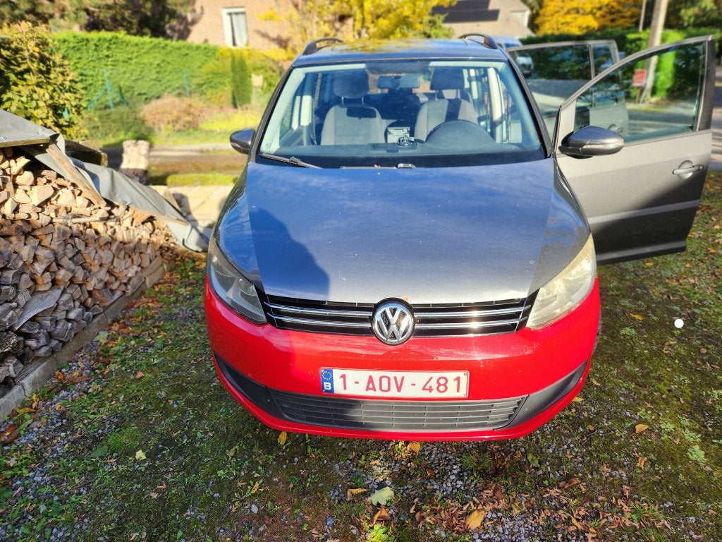 vw Touran 2011 Bluemotion, TO, 6 vitesses, boule remorque., Auto's, Verwarmde buitenspiegels, Stof, Zwart, 4 cilinders