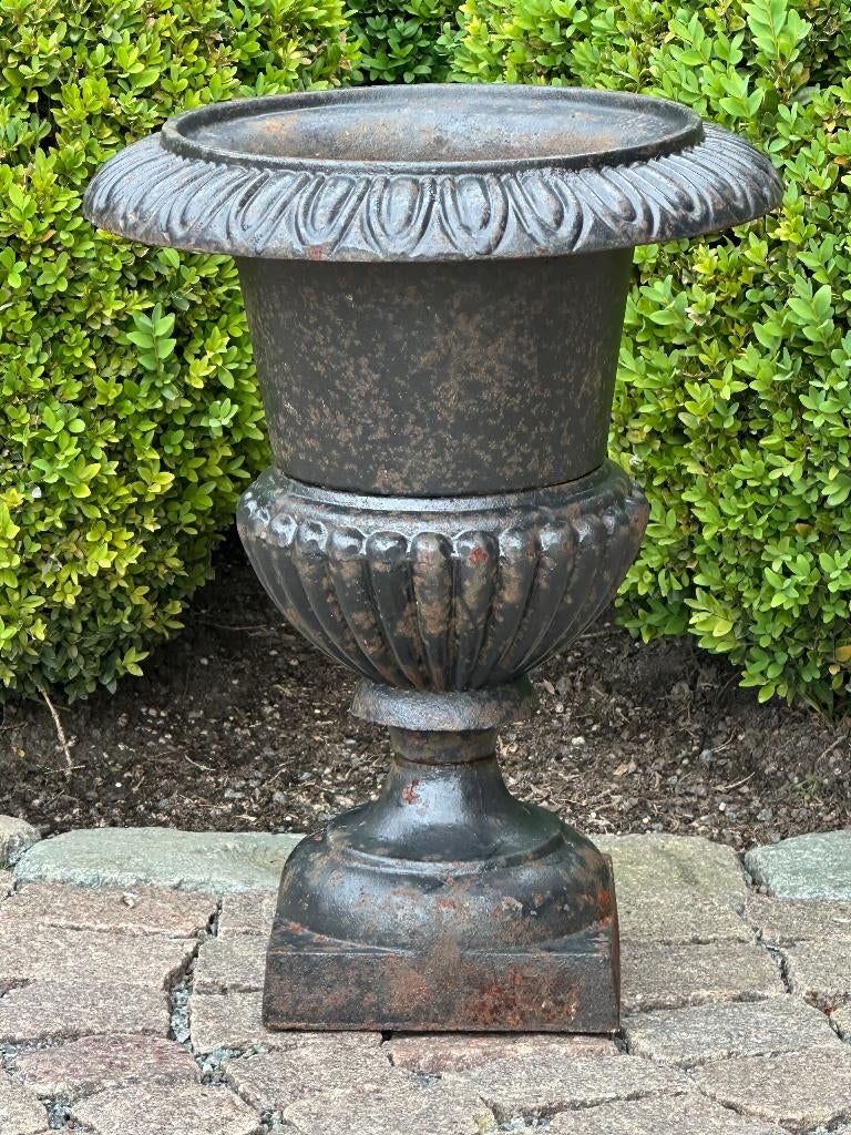 Vase de jardin en fonte - hauteur 39 cm - excellent état, Enlèvement