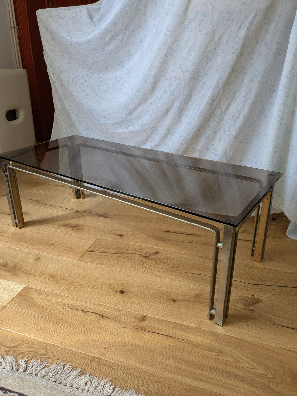 Table basse vintage verre fumé métal année 70 style Hank kwi, Maison & Meubles, Enlèvement, Utilisé, Verre