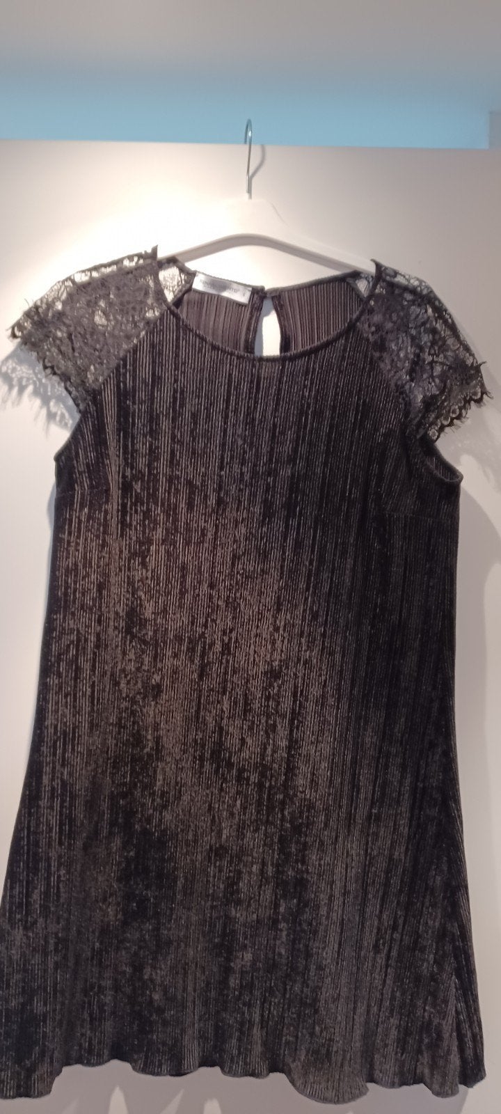 jurk zwart met kanten mouwen, merk Rinascimento, maat M  L, Kleding | Dames, T-shirts, Ophalen, Zwart