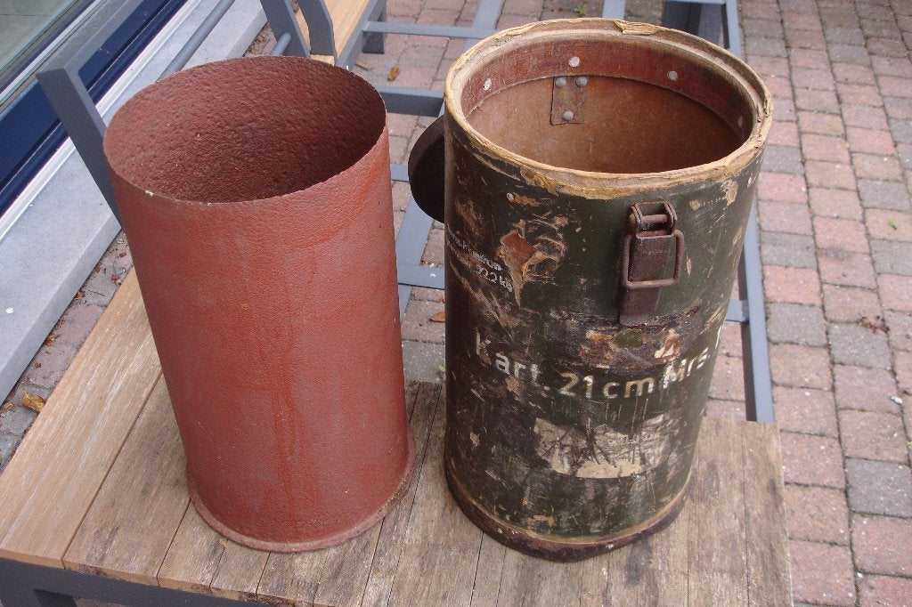 Duitse 21cm Mörsercontainer + lege Huls WO2, origineel, Ophalen of Verzenden, Landmacht, Hulzen of Bodemvondsten