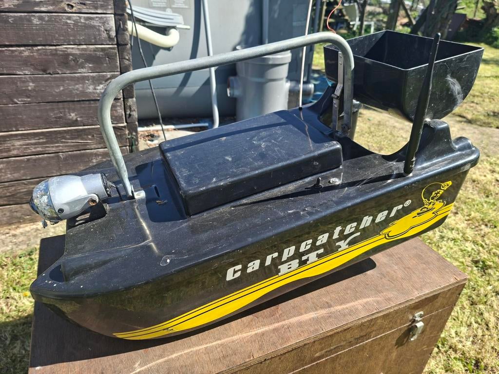 Voerboot om te vissen, Ophalen