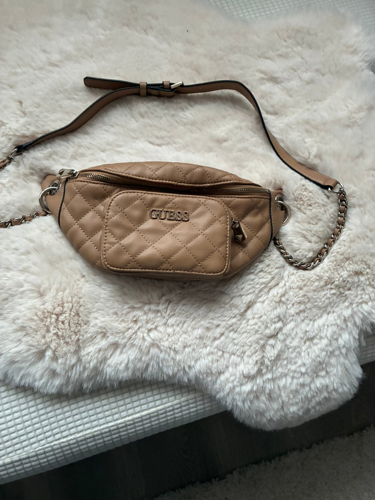 Guess heuptasje, Handtassen en Accessoires, Ophalen, Zo goed als nieuw