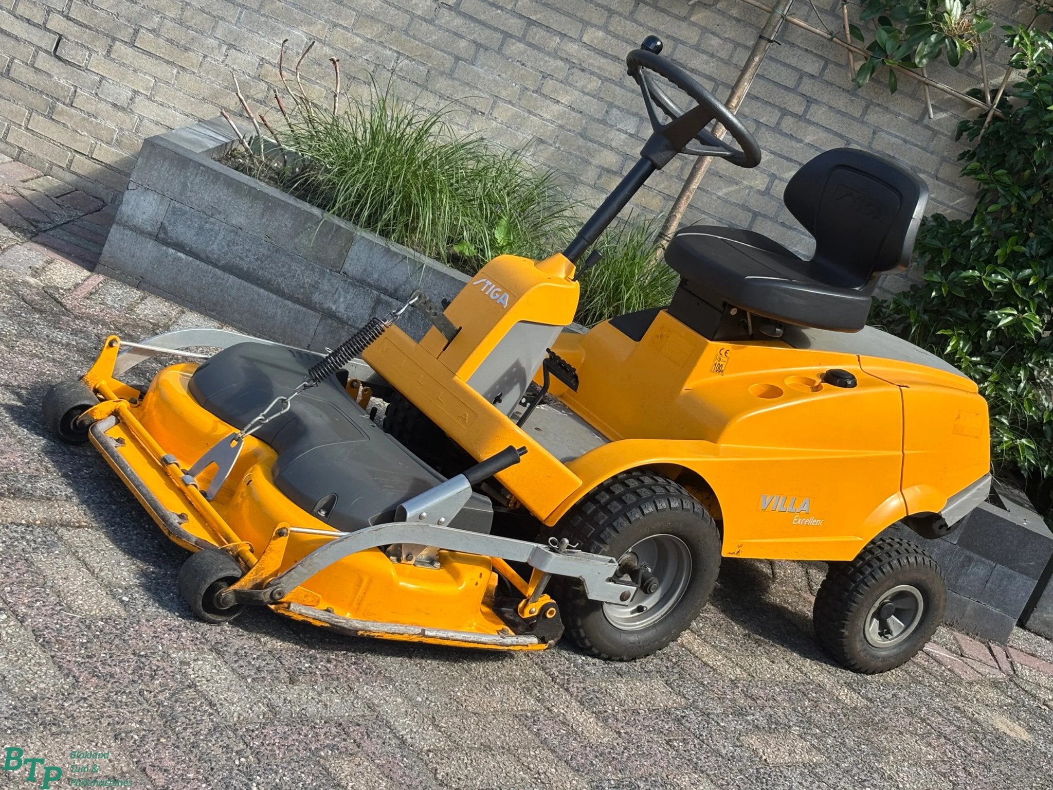 Stiga Gebruikte villa frontmaaier 13pk zitmaaier