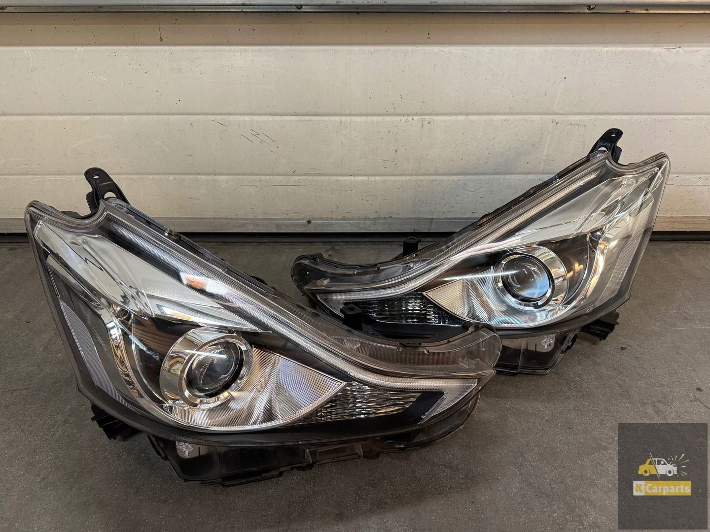 Toyota Prius Plus VOLLEDIGE LED-lamp links rechts LIFT, Info@toyota.co.jp, Gebruikt, Toyota Motor Corporation, Toyota-Cho 1
471-8571  Toyota City