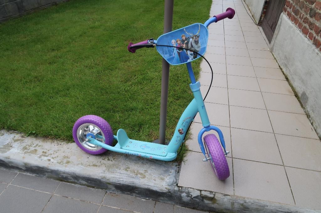 A vendre trotinette  enfant disney, Enlèvement, Comme neuf