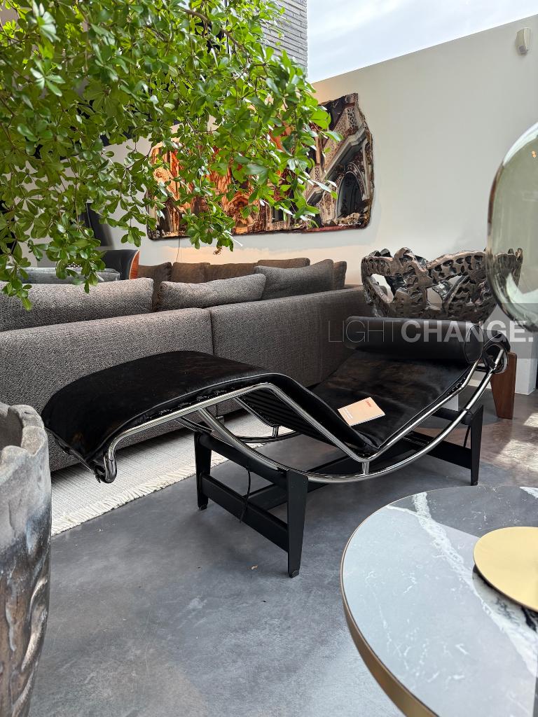 Cassina 4 Hairy Skin of Leder OUTLET -40% -50% LC4 LC2 NIEUW, Huis en Inrichting, Fauteuils, Ophalen, Nieuw, Leer, High-end Furniture