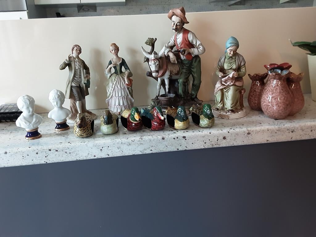 Allerlei beeldjes  enz, Ophalen