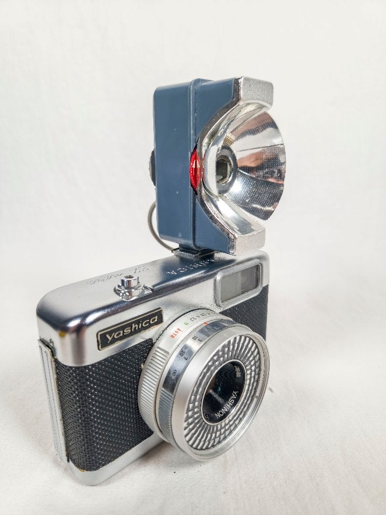 Yashica EZ-Matic Analoge Camera + 37mm Lens, Etui & Flits, Enlèvement, 1960 à 1980, Appareils photo