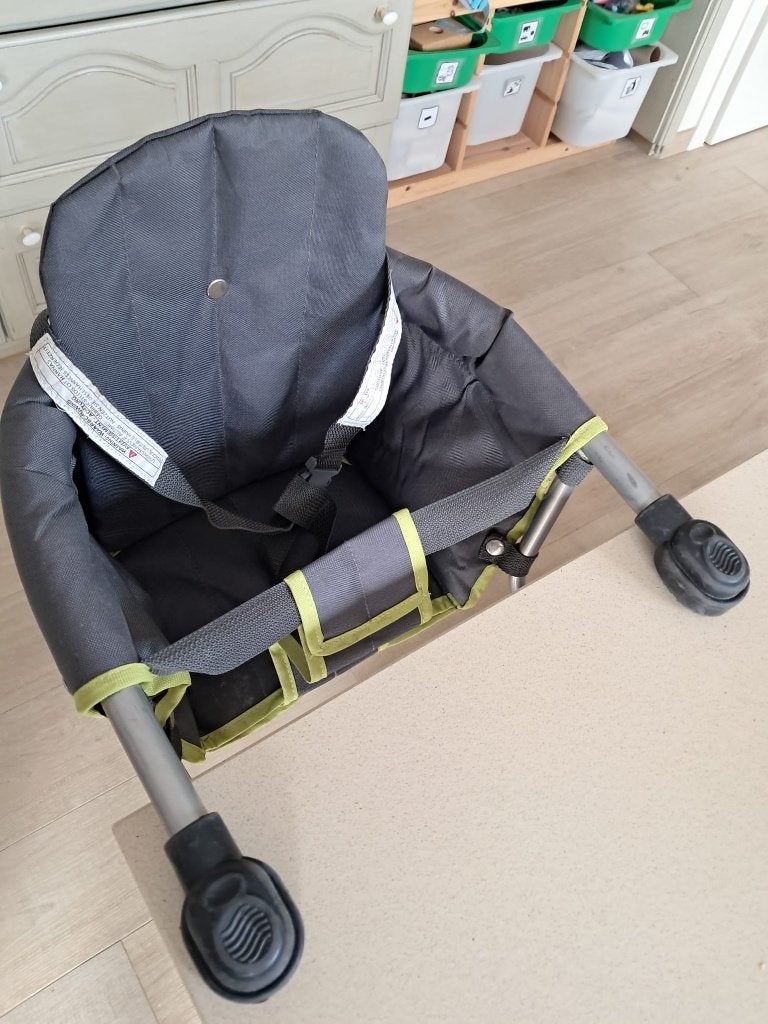 Stoeltje aan tafel (grijs)  - gratis, Ophalen, Gebruikt, Hangstoel