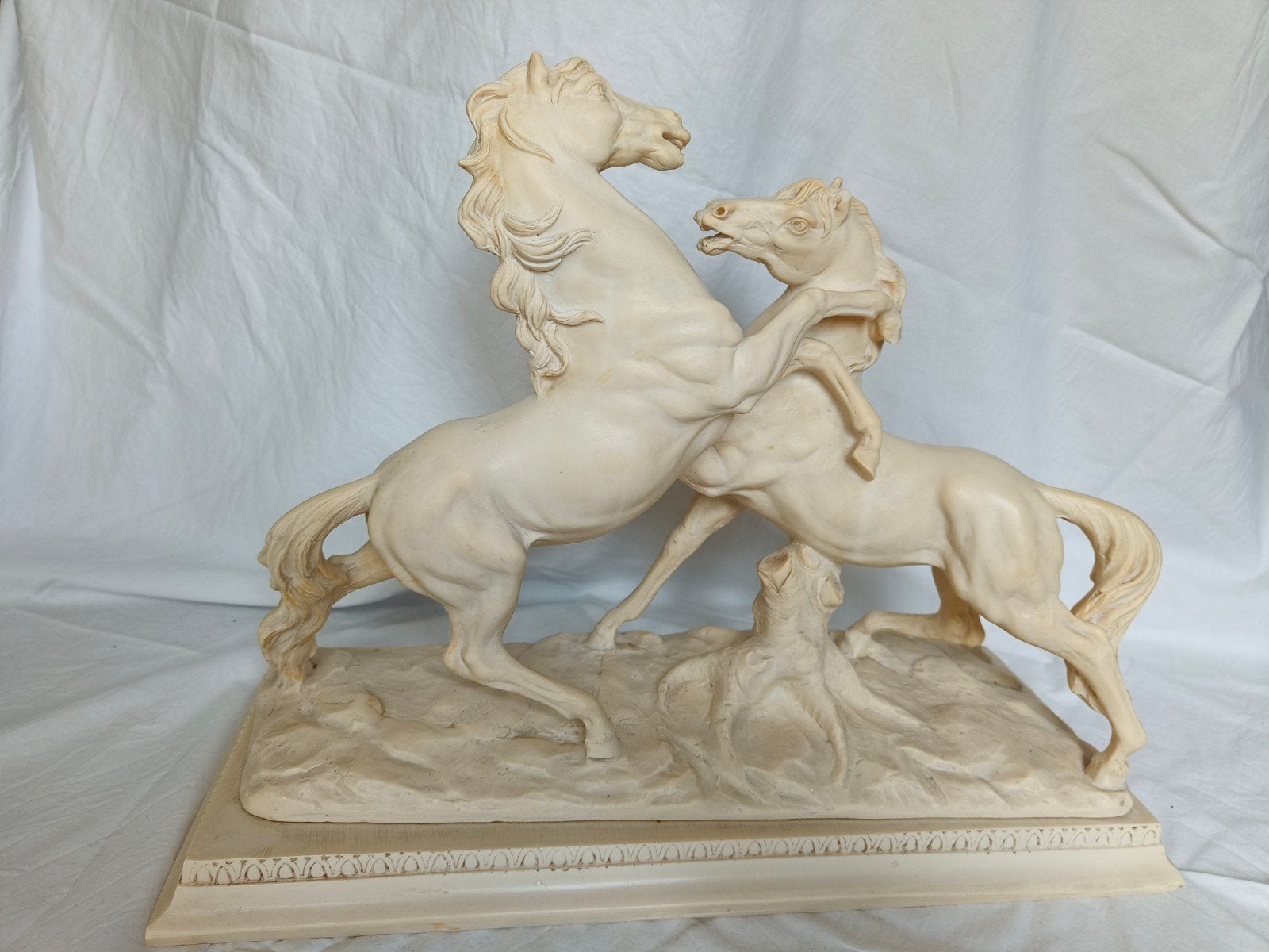 wit marmeren beeld van  paarden Santini, Antiek en Kunst, Kunst | Beelden en Houtsnijwerken, Ophalen, Beeld, Wit