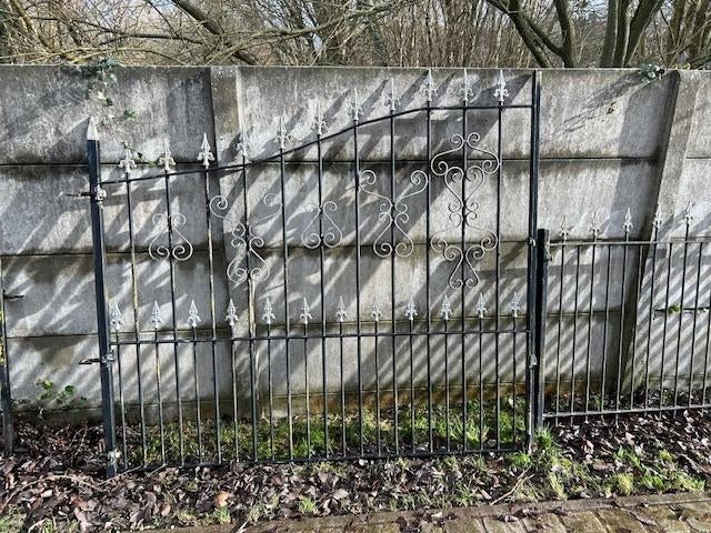 Metalen poorten (+ hekwerk), Ophalen, Gebruikt, IJzer, Draaipoort