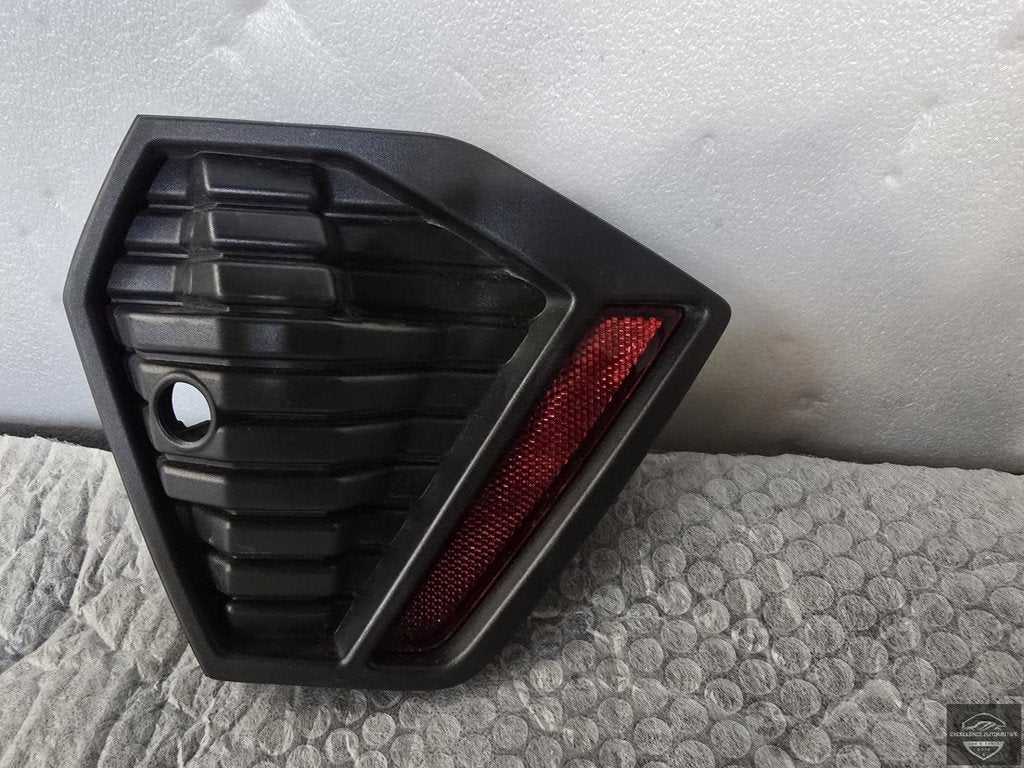 Audi A1 82A Citycarver Achterbumper Rooster Rechts 82A807834, Gebruikt, AUDI AG, Auto-Union-Strasse 1
85045  Ingolstadt, DE, Audi
