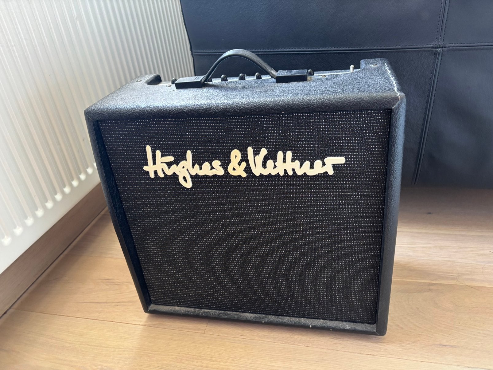 Ampli Hugues Kettner edition blue 15R, Muziek en Instrumenten, Versterkers | Bas en Gitaar, Ophalen, Zo goed als nieuw