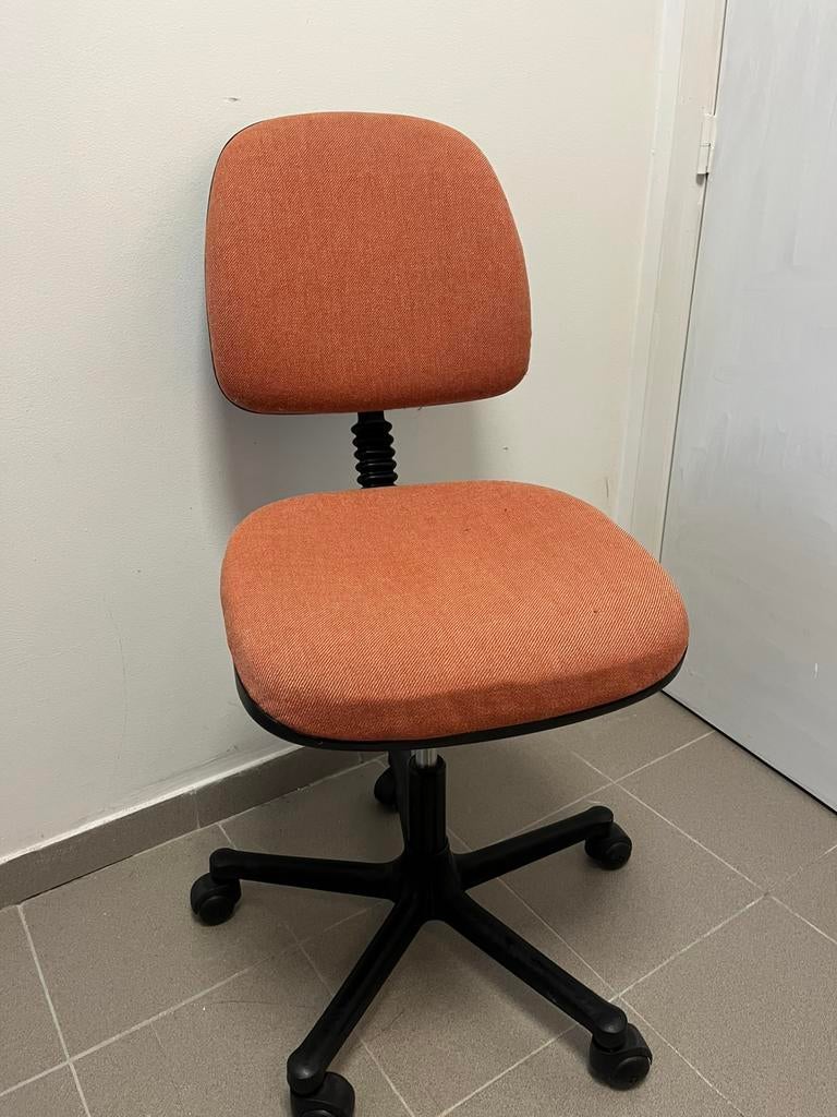 Chaise de bureau sans accoudoirs, Maison & Meubles, Enlèvement, Comme neuf, Orange, Chaise de bureau