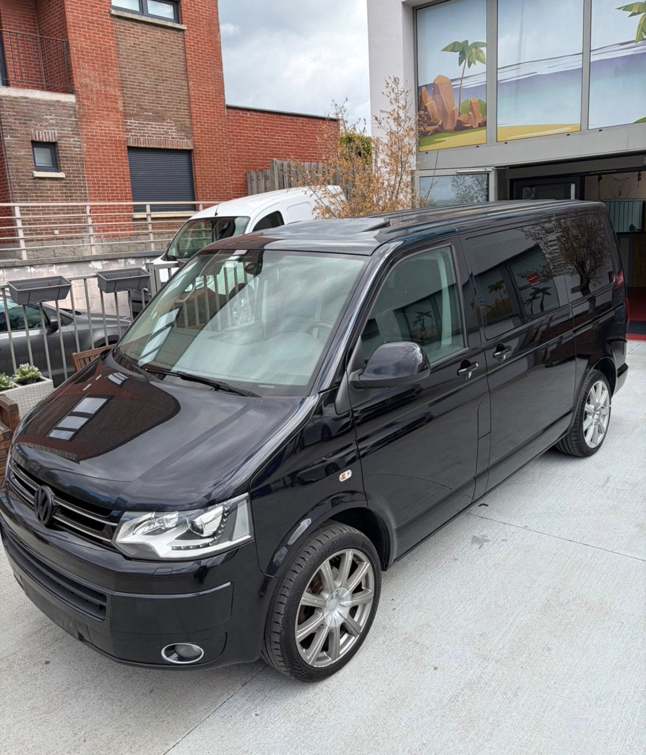 VW Transporter 2.0 TDI 180 pk, DSG Euro 5B, 215.000 km., Euro 5, Zwart, Zwart, Leder