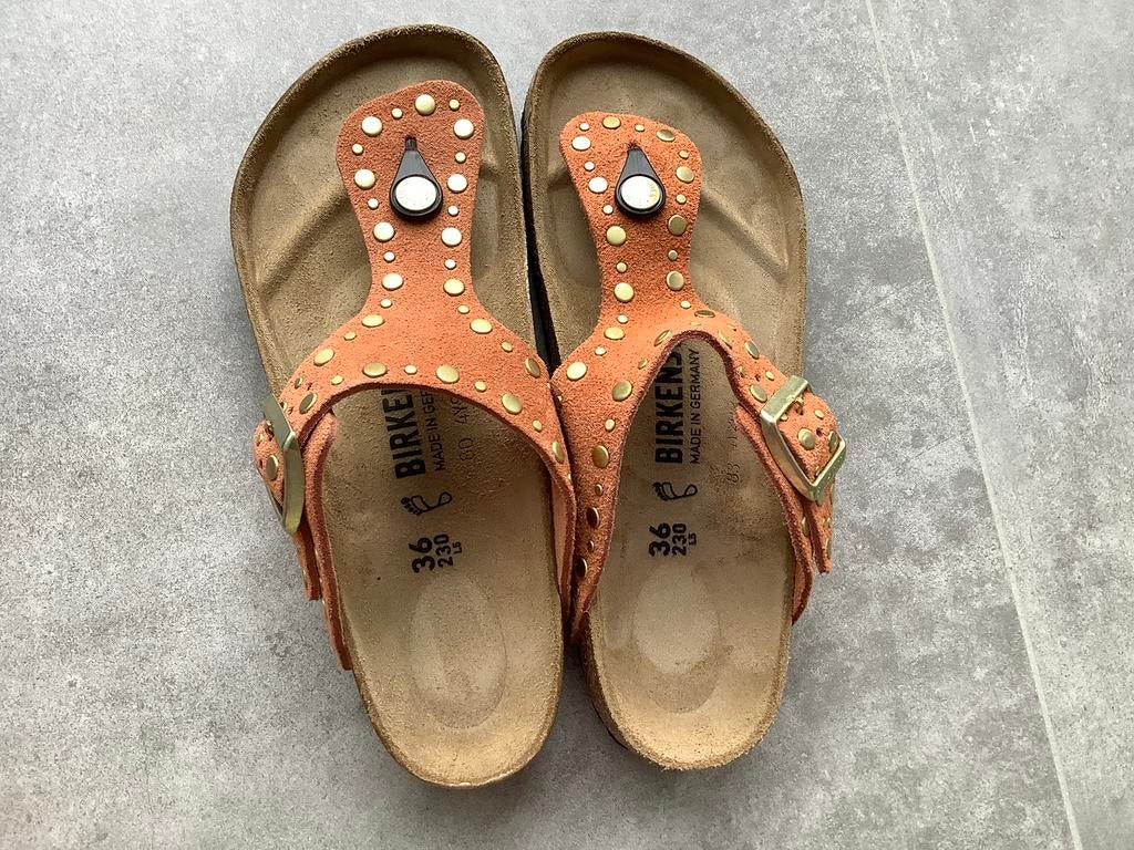 Teenslippers van Birkenstock. Maat 36. Nieuw, Kleding | Dames, Schoenen, Nieuw, Oranje, Sandalen of Muiltjes, Ophalen of Verzenden
