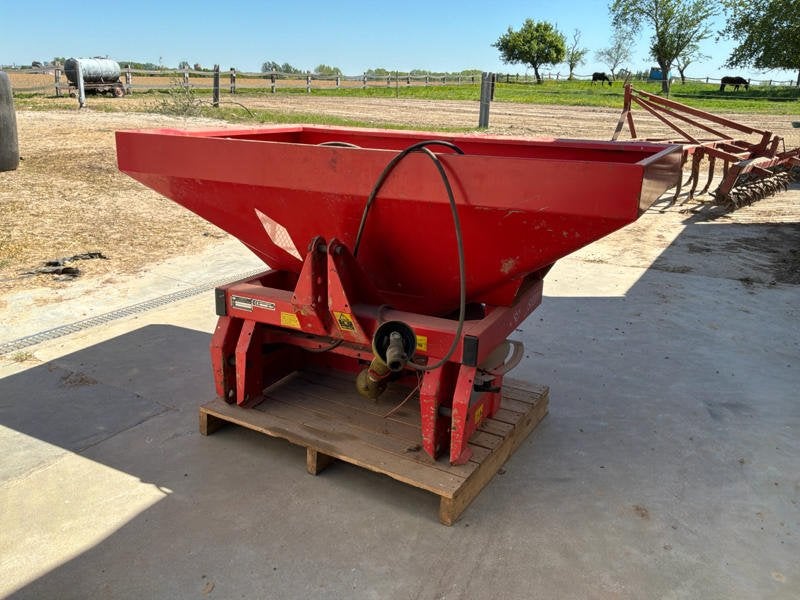 1994 Kuhn MUS 221 Gedragen meststrooier, Gewasbescherming en Bemesting