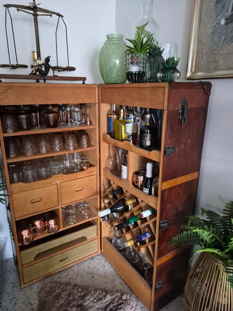 Bar kast, Ophalen
