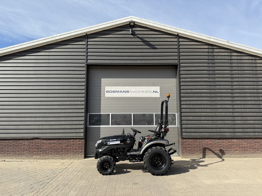 Solis 26 HST minitractor NIEUW black edition / brede agri ba, Articles professionnels, Agriculture | Tracteurs, Neuf, Autres marques